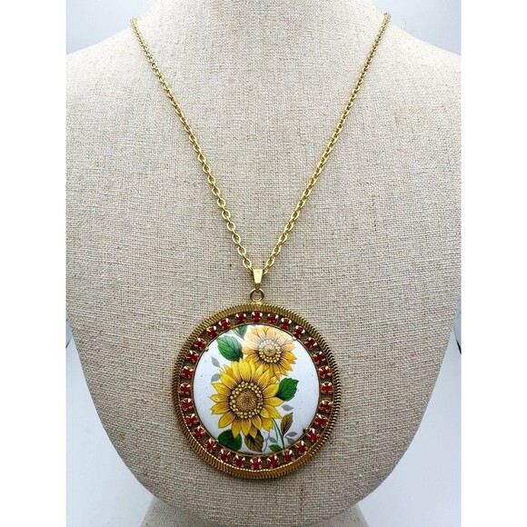 VINTAGE Jewelry - Vintage gold tone rhinestone sunflower pendant Necklace 23”